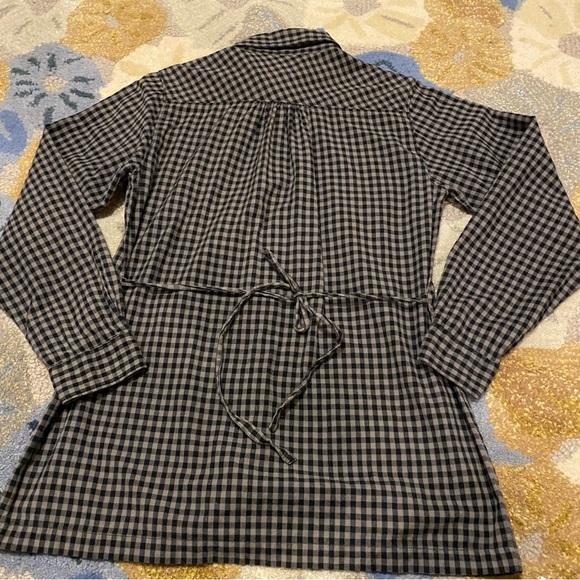 Woolrich Buffalo Plain Pintuck Top with Tie Back - Picture 4 of 5
